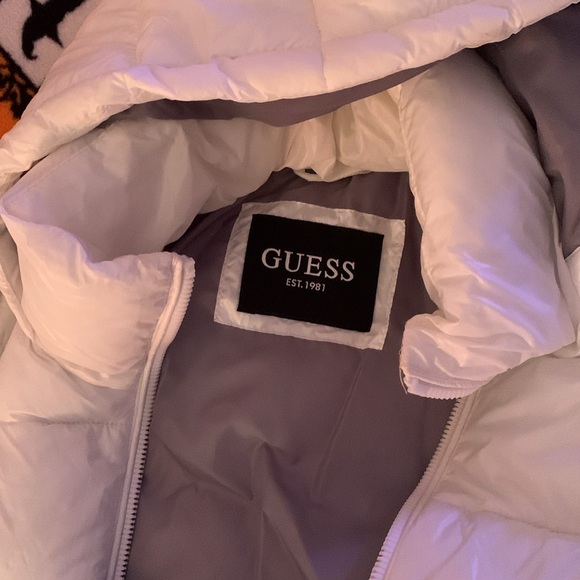 GUESS puffer jacket! - Picture 2 of 2